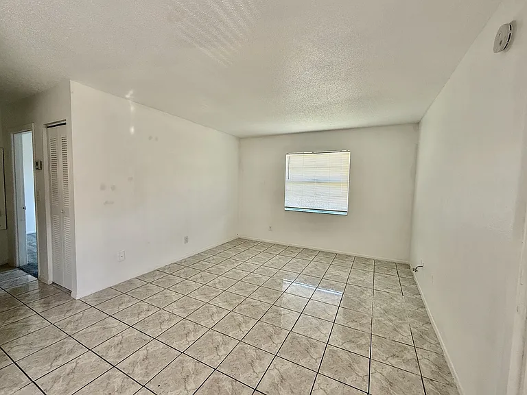 733 Michigan Ct — Photo 6