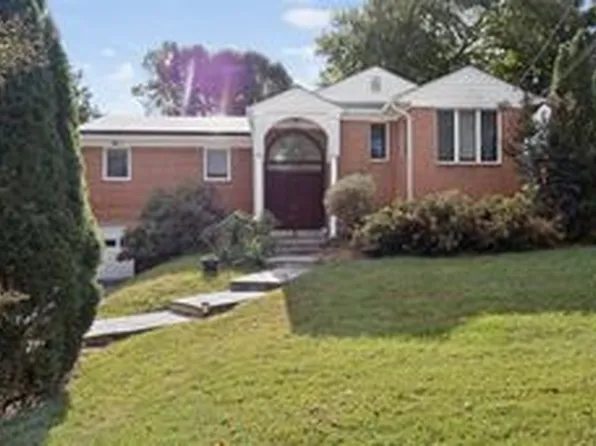8205 Bryant Dr, Bethesda, MD 20817
