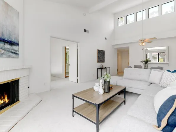 1065 Brewley Ln, Vista, CA 92081