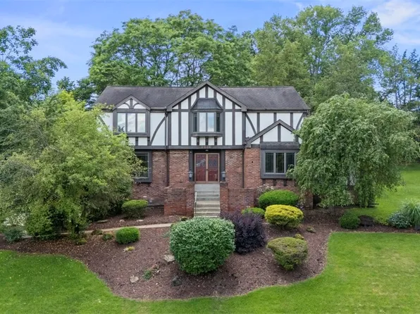 2616 Cedarvue Dr, Pittsburgh, PA 15241
