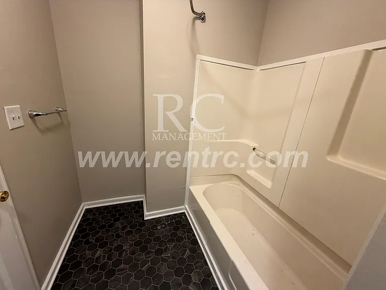604D N Main St — Photo 5