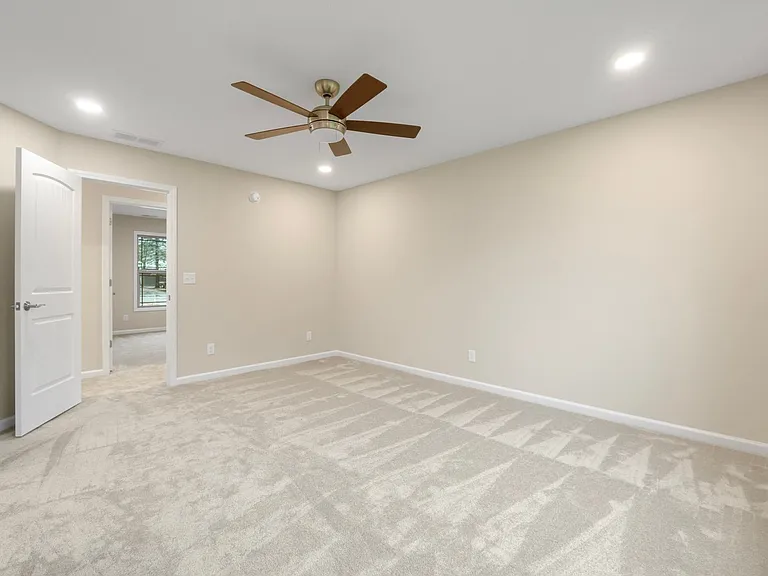 305 E Toledo St — Photo 8