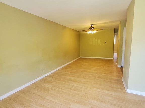 3rd image of 10324 S Komensky Ave #C