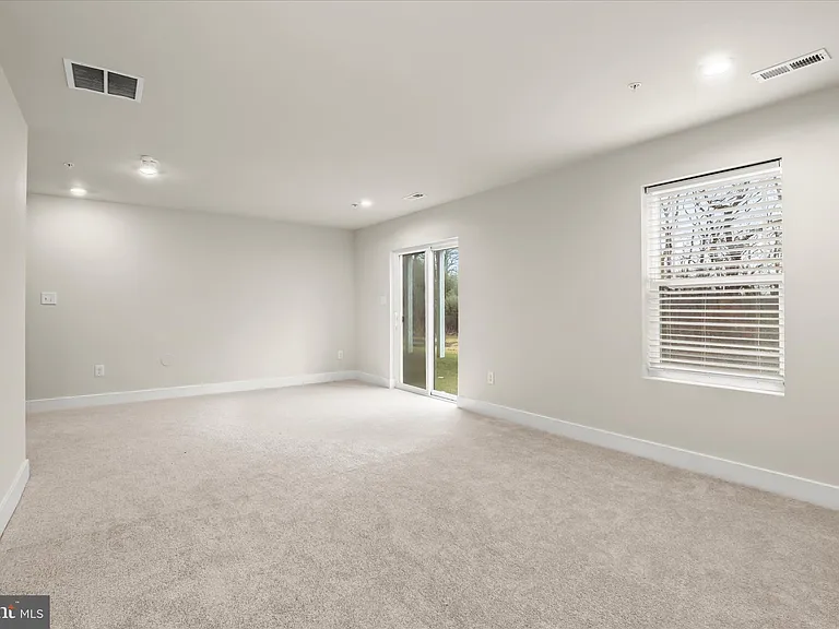 304 Sweetbay Rd — Photo 41