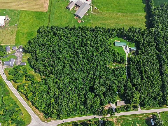 2nd image of 8 Greenbush East Rd