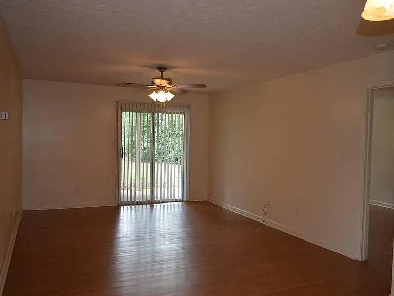 The Glen Apartments — Photo 78
