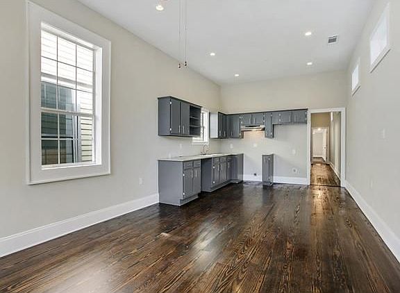 3rd image of 1305 Marigny St