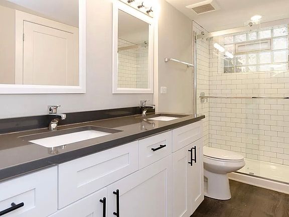 3rd image of 2325 S California Ave #1