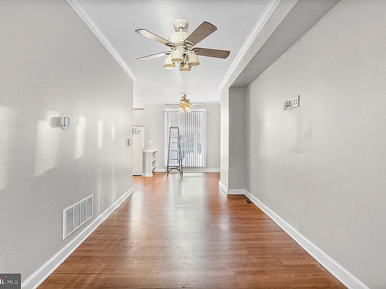 2532 Druid Hill Ave — Photo 4
