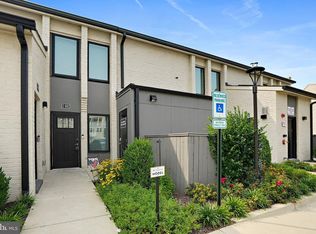 19510 Village Walk Dr UNIT 102, Montgomery Village, MD 20886