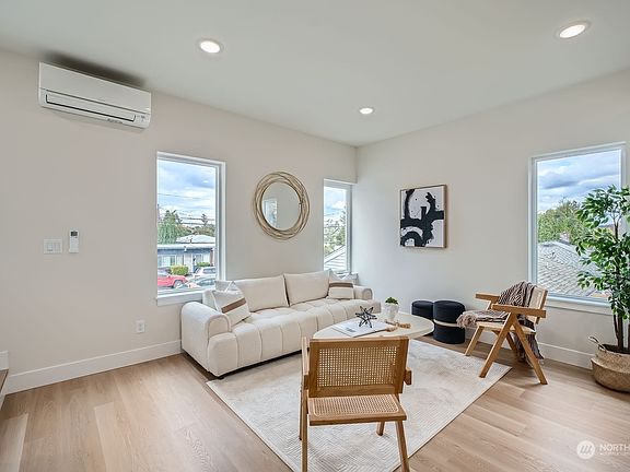 4th image of 5119 S Brandon Street #B