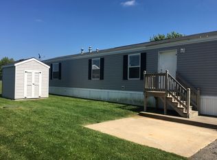 24 Swan Ln, Beecher, IL 60401