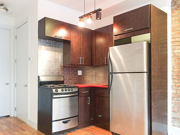 2nd image of 469 Park Pl #1FR