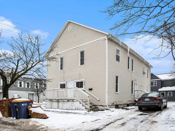 956 Davis Ave NW, Grand Rapids, MI 49504