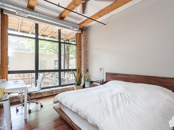 4th image of 1748 N Wolcott Ave #108