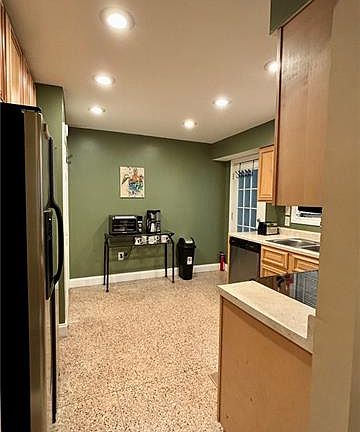5th image of 2034 Napoleon Ave