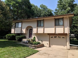14608 Willow Creek Dr, Omaha, NE 68138