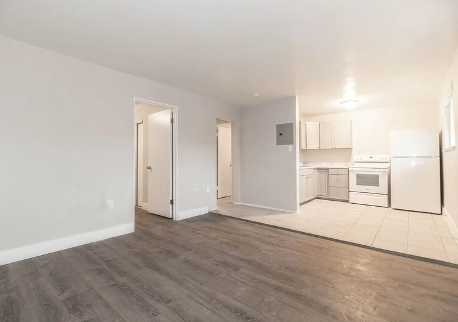 1 Month Free! Efficient & Charming 2-Bedroom Unit In East Denver — Photo 4