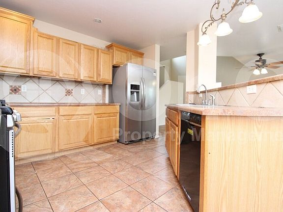 5th image of 691 W Cholla Crest Dr