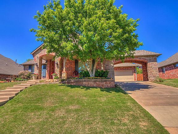 2nd image of 2709 Palomino Dr