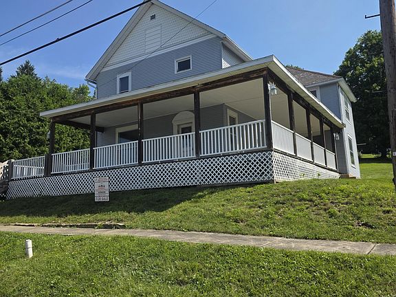 2nd image of 214 Hill St