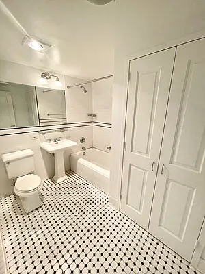 Rented by Addison Property Group | media 6