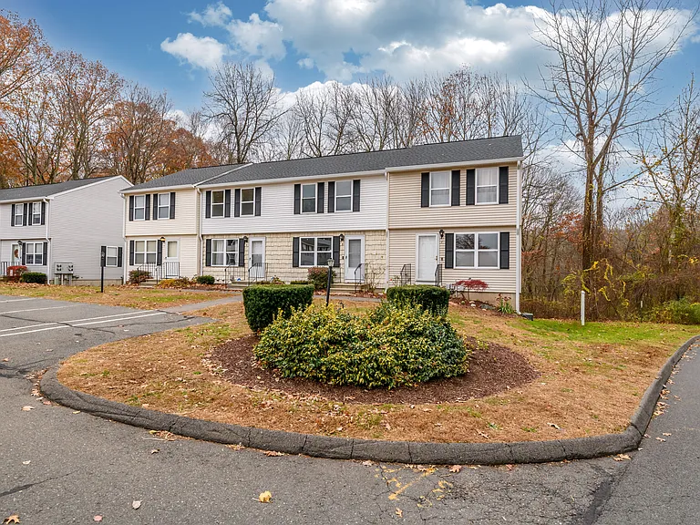 3 Periwinkle Ln #3 — Photo 4