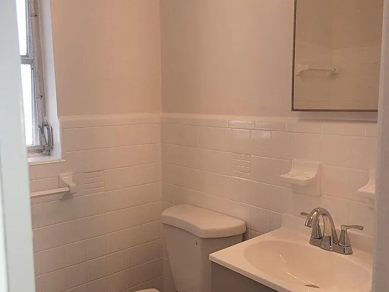 640 SE 2nd Ave #202 — Photo 14