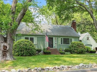 8 Mitchell Ln, Wakefield, MA 01880