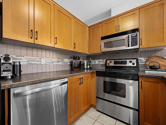 5th image of 1408 SW 17th St SE #400