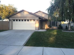 2320 N Rhode Island St, Kennewick, WA