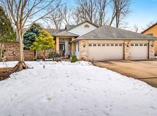 1305 Orchard Ct, Neenah, WI 54956