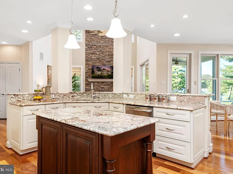 1576 Bay Head Rd — Photo 16