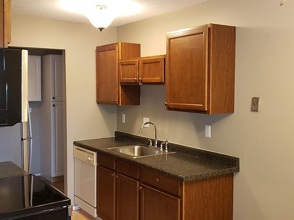 4th image of 942 Westbrooke Way APT 8
