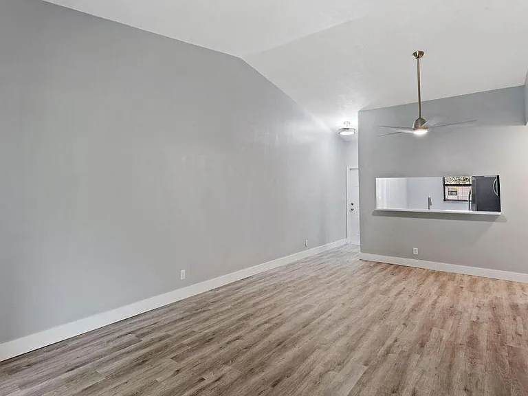 3139 Millwood Ter #2240 — Photo 7