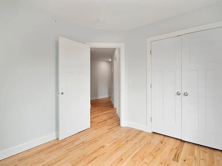 Paul's Place — Photo 17