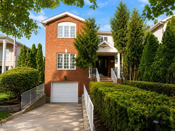 61 Lion St, Staten Island, NY 10307
