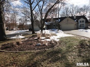 2304 Northshire Rd, Taylorville, IL 62568