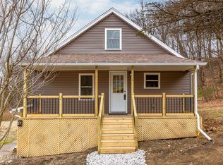 37 Rock St, Nanticoke, PA 18634