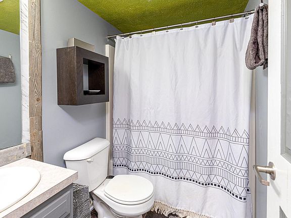 3rd image of 322 Pere Marquette Dr APT 2