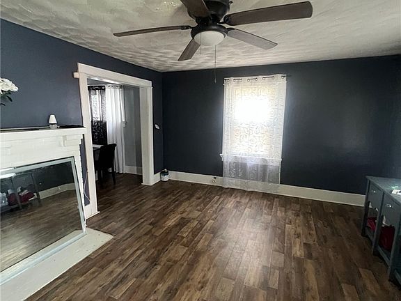 5th image of 2324 Oakridge Dr