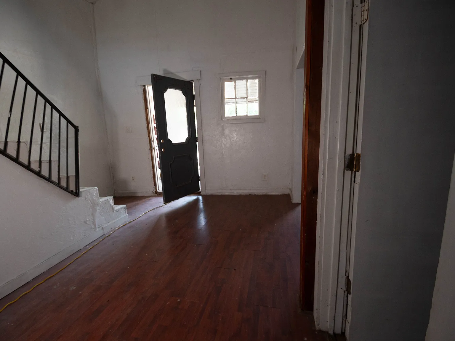 2 bed, 700 sqft, $1,100 — Photo 2