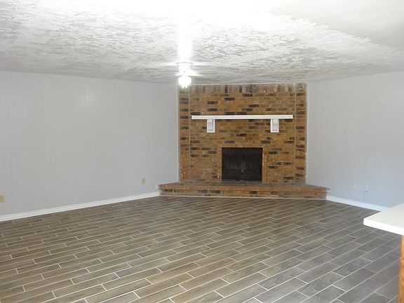 3rd image of 17619 Autumn Hills Dr