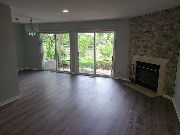 3rd image of 8 Aberdeen Ct Unit V1
