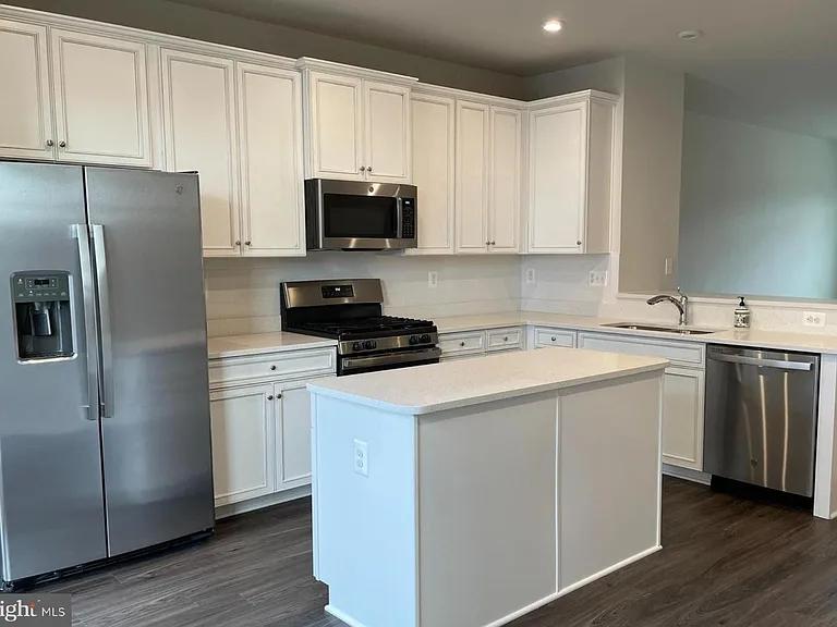 1113 Rampart Dr — Photo 8