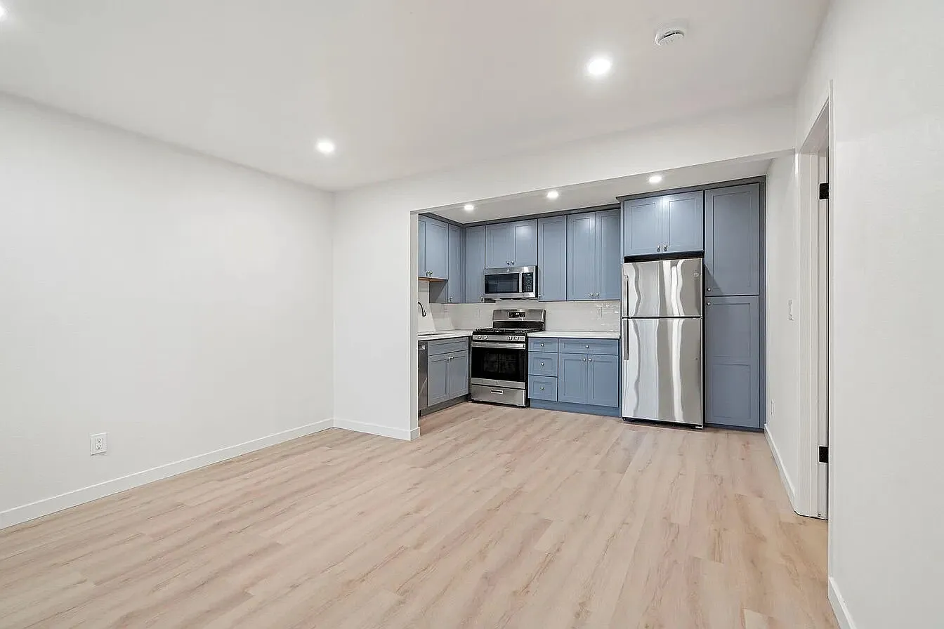 1 bed, 1.0 bath, 680 sqft, $1,949 — Photo 1