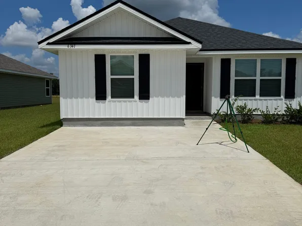 6341 Firefly Dr, Milton, FL 32583