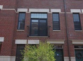 1825 S Prairie Pkwy, Chicago, IL 60616
