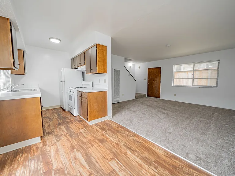 2509 Bartlett St — Photo 4