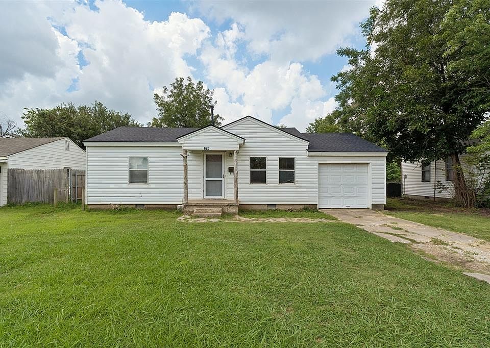 1st image of 620 Proctor Pl